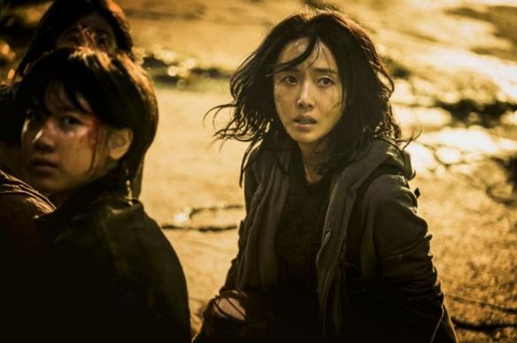 《釜山行2》上映，今年的黑马来袭，没有孔刘的丧尸片你还期待吗