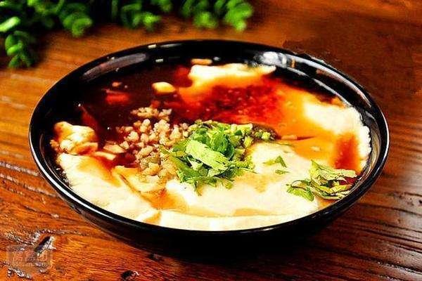 南方朋友豆腐花这样吃？北方网友表示根本下不