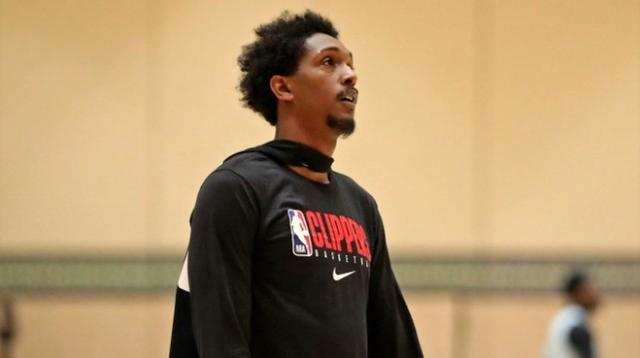 湖人釣魚放鬆，快艇訓練備戰！ 禿曼巴秀收穫，小卡單手抓球引熱議