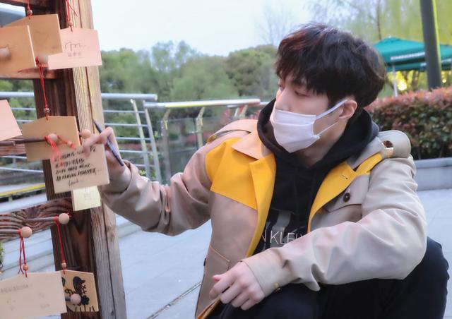 《极挑6》还在热播，张艺兴却宣布停止录制！新