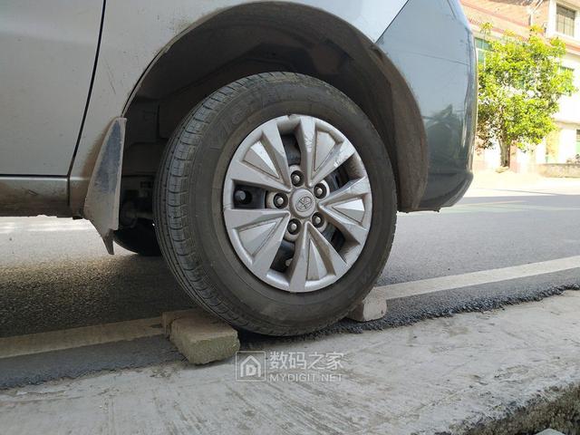 面包车后鼓刹多少公里更换？拆跑了4年65000km的江淮M3后鼓刹看看