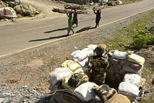 中印这次通话非同寻常：一线部队脱离接触，尽快