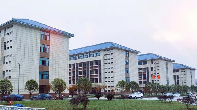 四川这所省级示范公办专科大学，建有多个附属医院