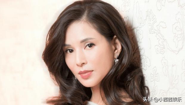 “小龙女”李若彤被指健身过头，肌肉发达，像