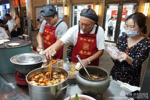 晋城南大街抓拍！众人排长队