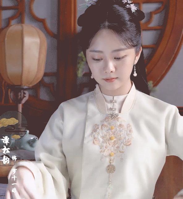 《锦心似玉》首晒剧照，谭松韵穿古装气质娴静，看到男主收视稳了