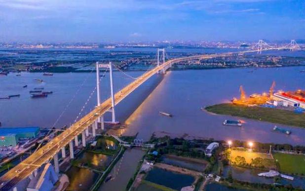 又一中国“傻”富豪？给美国捐款1亿美元，但却