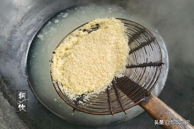 夏天吃这饭正当时，简单一焖好吃养胃，放开肚子吃都不担心血糖值