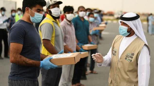 大批军舰驶向中东撤侨，按人头收取巨额费用，