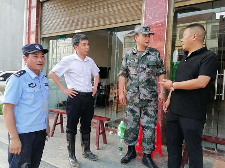 湖北武穴：吴愿明对裴庆元第一时间慰问抗洪抢险官兵表感谢