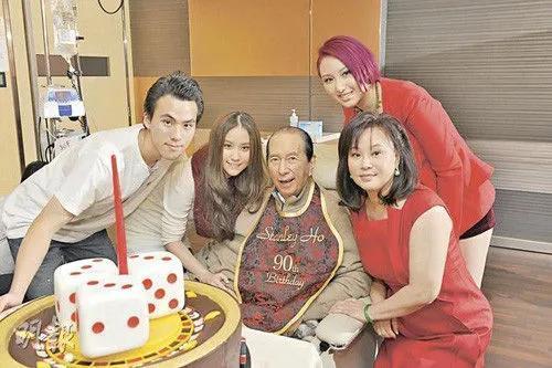 为何所有人都称赌王为“博士”？这背后有什么秘密？