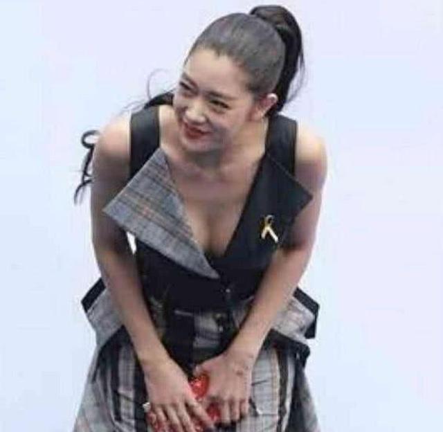 不愧是\"亚洲最翘的女人\"，当镜头拉近那