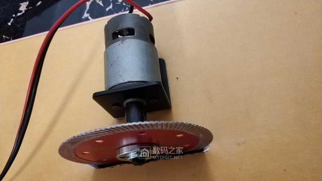 工仪达人：旧物利用40元DIY打造一台简易PCB台锯切割机