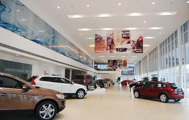 月收入与汽车对照表，看看自己能买怎样的车？别打肿脸充胖子