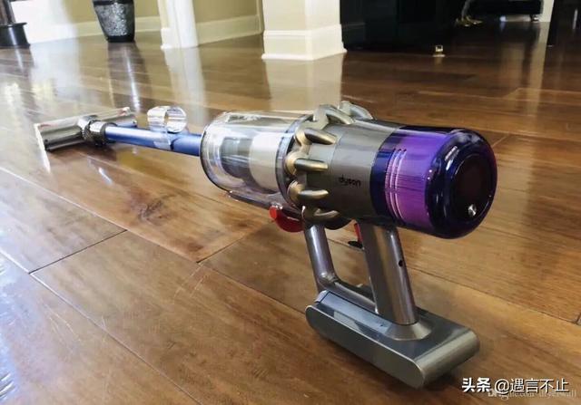 失败5127次、买不起食品、自己缝衣服，卖吹风机