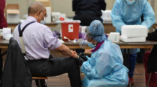 两天确诊8万多！美疫情完全失控，特朗普心腹：年轻人感染是好事