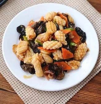 鱿鱼的家常做法，美味下饭，值得拥有