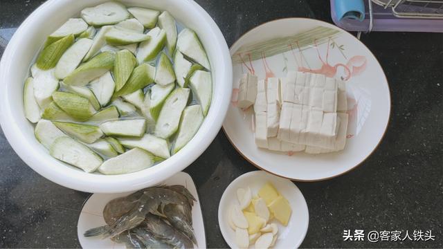 天气热，水豆腐别煎着吃了，教你一个新鲜吃法，多汁味美开胃下饭