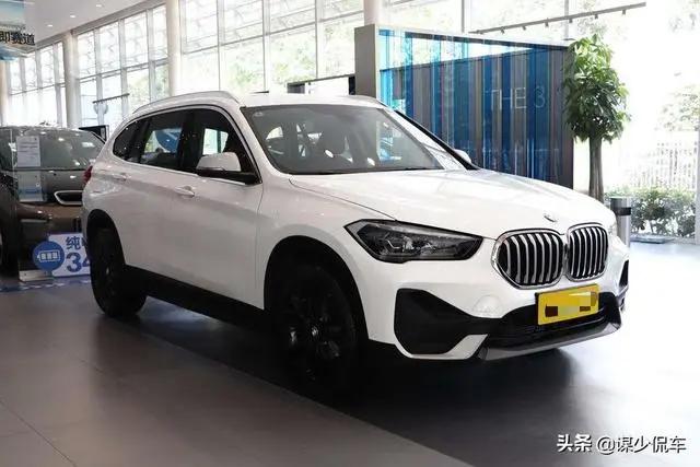 宝马终于坐不住了！从27.88W跌至20.31W，霸气不输奔驰GLA