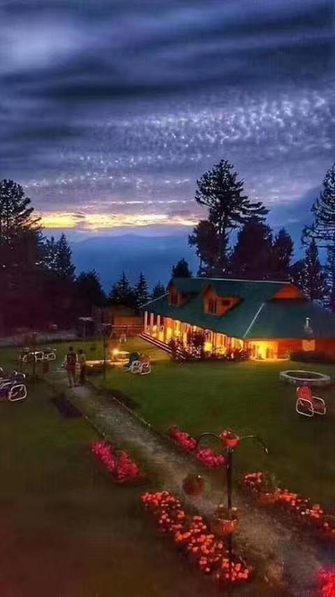 八月|七月，再见！八月，你好！祝你岁月无波澜，敬我余生不悲欢