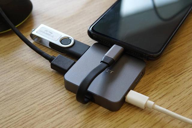 小米9还能再战两年，只因入手了京造便携扩展坞