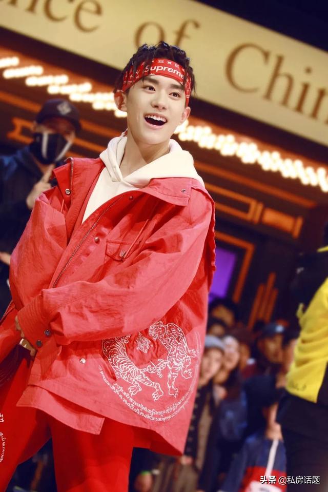 易烊千玺，一个被娱乐圈宠爱的人，你喜欢吗？