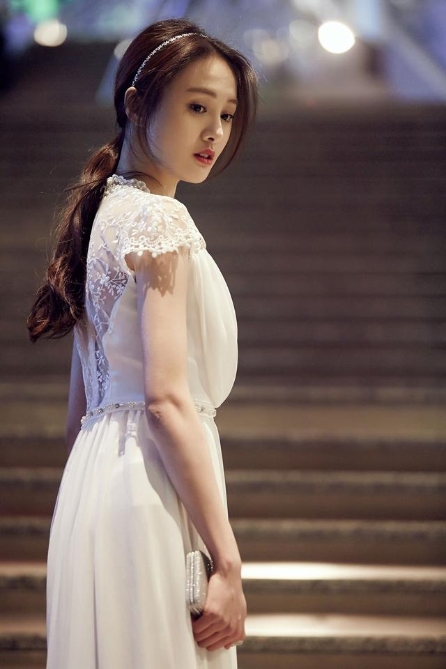 郑爽接电影版《花千骨》被抵制，为什么关于她