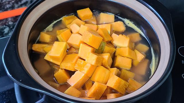 广东糖水的家常做法，学会这个做法，想吃就做，香味浓味道好