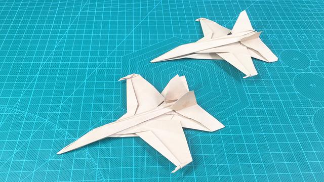 纸飞机战斗机折纸教程，并且是航空母舰上的战斗机!