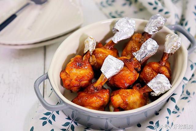 不用开火，几步做出的鸡肉，好吃到想舔手指，关键就是那碗料汁