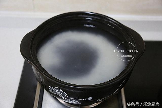 降温了，煮粥时加点它，好喝又暖胃，一碗下肚，全身暖和