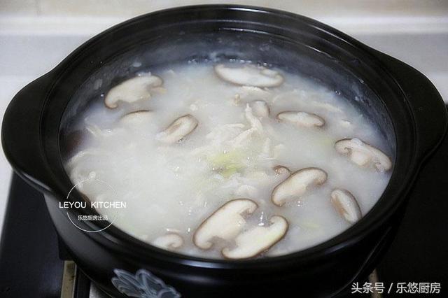 降温了，煮粥时加点它，好喝又暖胃，一碗下肚，全身暖和