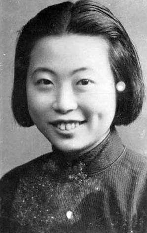 中国公认8位传奇女特工，有一位葬在八宝山，墓