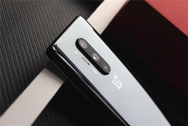 OnePlus 8 Pro深度体验！高素质屏幕下的真安卓旗舰