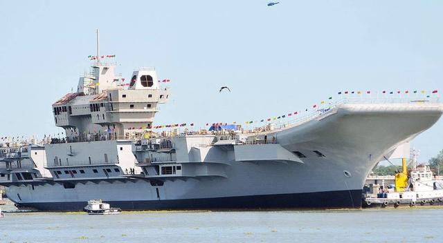 印度对维克兰特号内测，民众异常兴奋，网友：