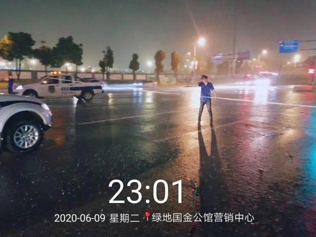 昨夜今晨，他们在长沙为你通宵守候
