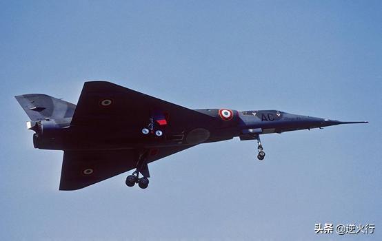 袖珍的法国超音速幻影Ⅳ轰炸机，战斗机改来的