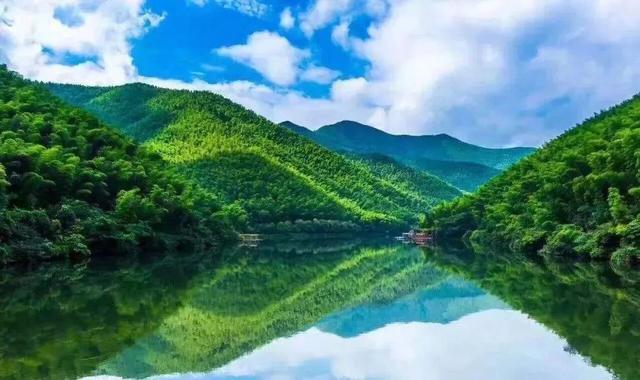 2天嗨够6种玩法，泡温泉、看萤火虫、坐小火车，