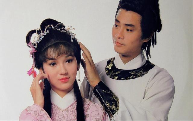 1979年，赵雅芝被查出怀孕，几天后沈殿霞冲进剧