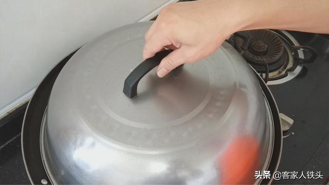 越热越爱做的一道懒人菜，十几分钟出锅，营养好吃还便宜，超简单