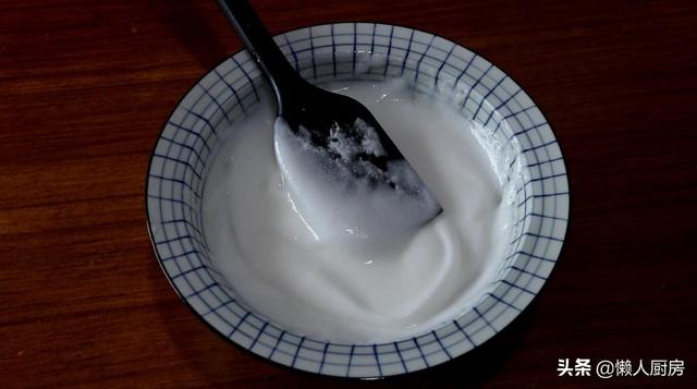 别只会给孩子买零食吃，用蛋清和米饭就能做米饼，没有添加剂