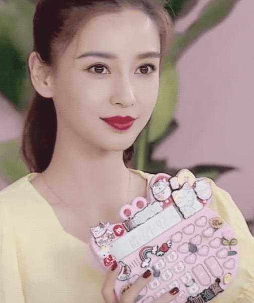 baby在十级网红滤镜下，镜头特写下看到眼妆，真被吓到了