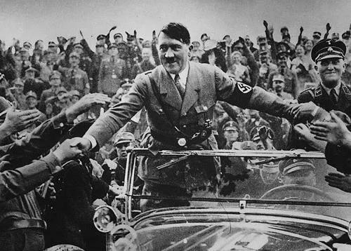希特勒最出名的3句话，句句让人热血沸腾，第三句是成功者座右铭
