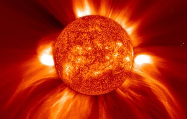地球这么大的核弹能摧毁太阳吗？