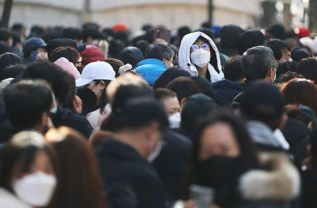 韩国疫情反弹，首都全部学校停课，和驻韩美军