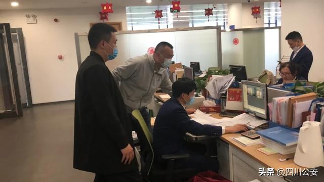泸州土豪23.3万多买手表，到手2包保健药。网友：是该补补了……
