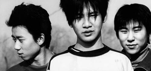 15岁成名，被爆抄袭后跌下神坛，如今的大张伟活得到底有多爽？