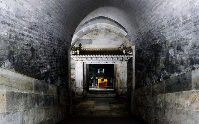 15座清东陵，孙殿英只盗了两座，剩下的是谁盗的