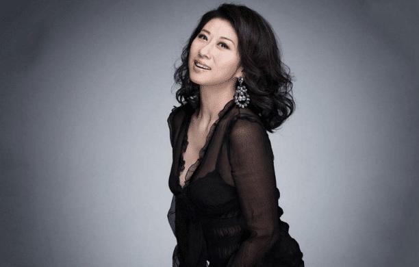 她与费翔相爱多年，最后却另嫁天王，如今她很