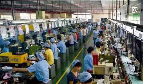 鞋厂打工妹晒自己10月份工资条，打工妹：这工资你愿意挣吗？